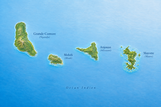 Carte illustrée de l’archipel des Comores dans l’océan Indien, présentant Grande Comore, Mohéli, Anjouan et Mayotte, entourées d’une mer bleue.