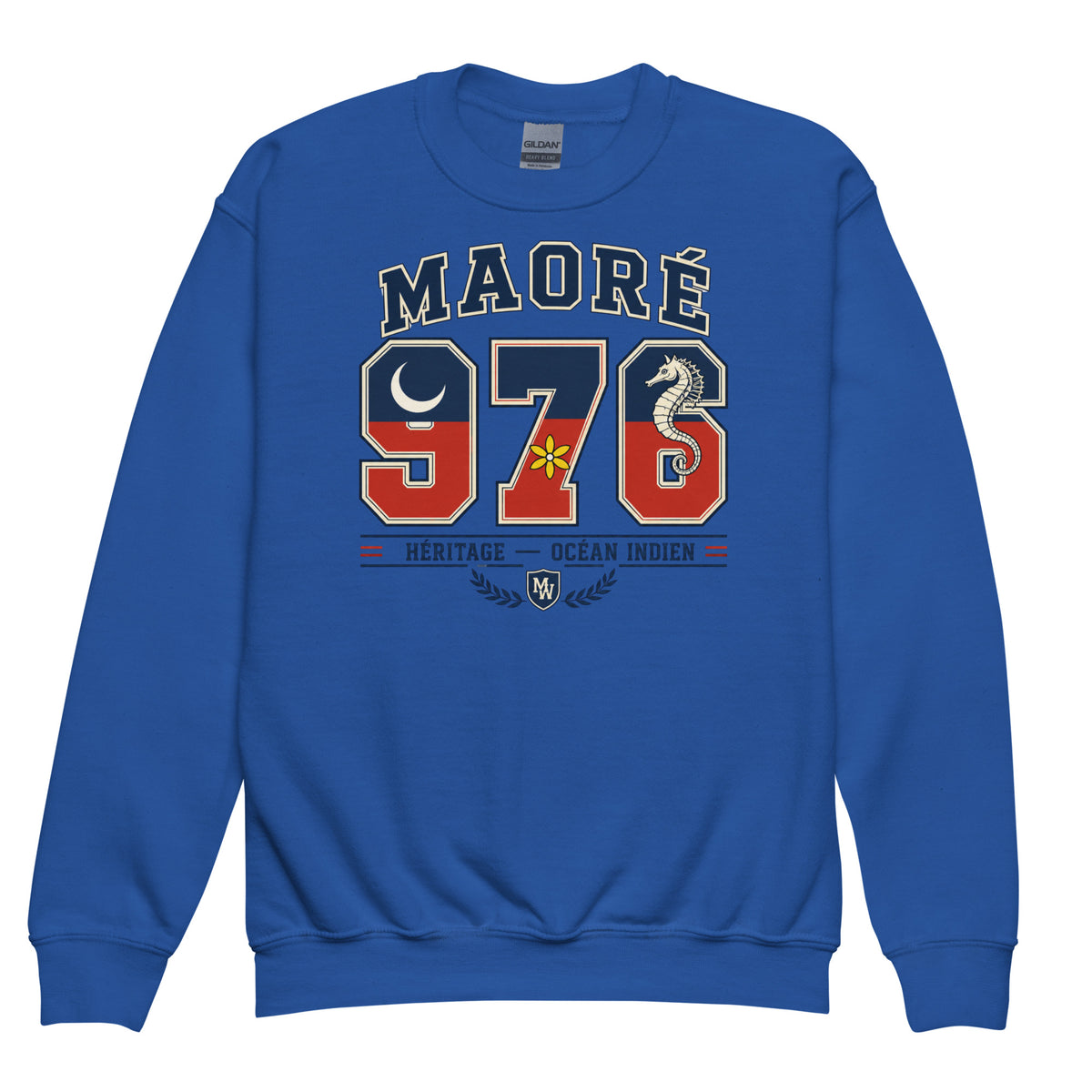 Sweat enfant bleu royal à col rond vu de face, motif Maoré 976 bleu et rouge avec croissant de lune, fleur jaune et hippocampe.