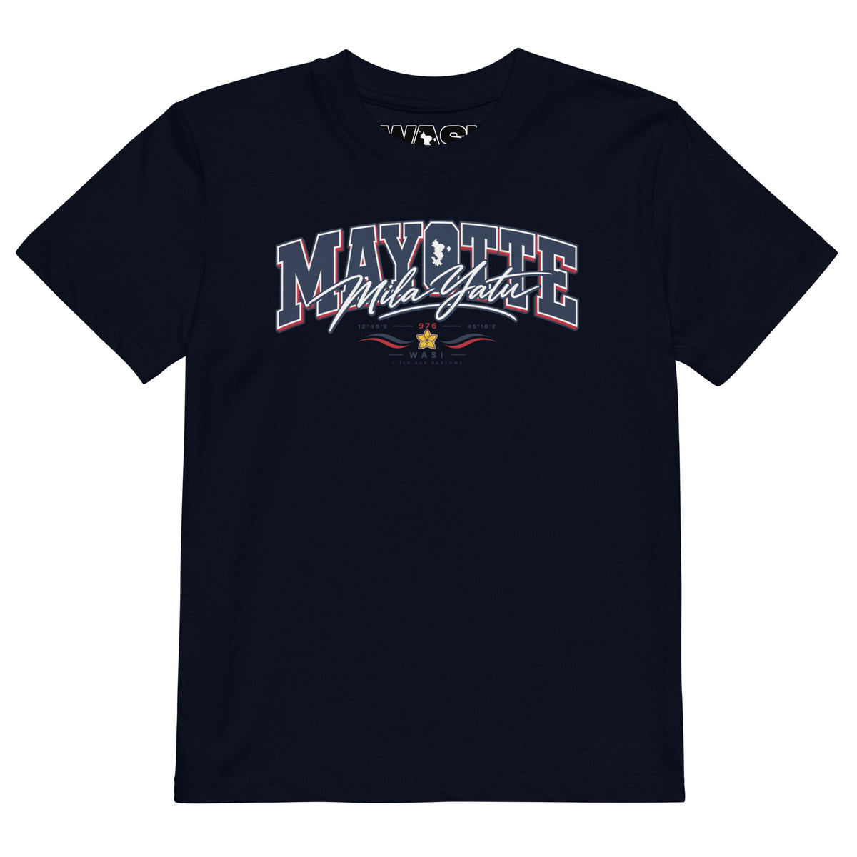 T-shirt enfant bleu marine vu de face, avec inscription Mayotte Mila Yatu, carte de Mayotte et fleur jaune sur la poitrine.