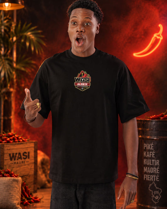 T-shirt oversize WASI Maoré porté, inspiré de la fierté et du caractère de Mayotte