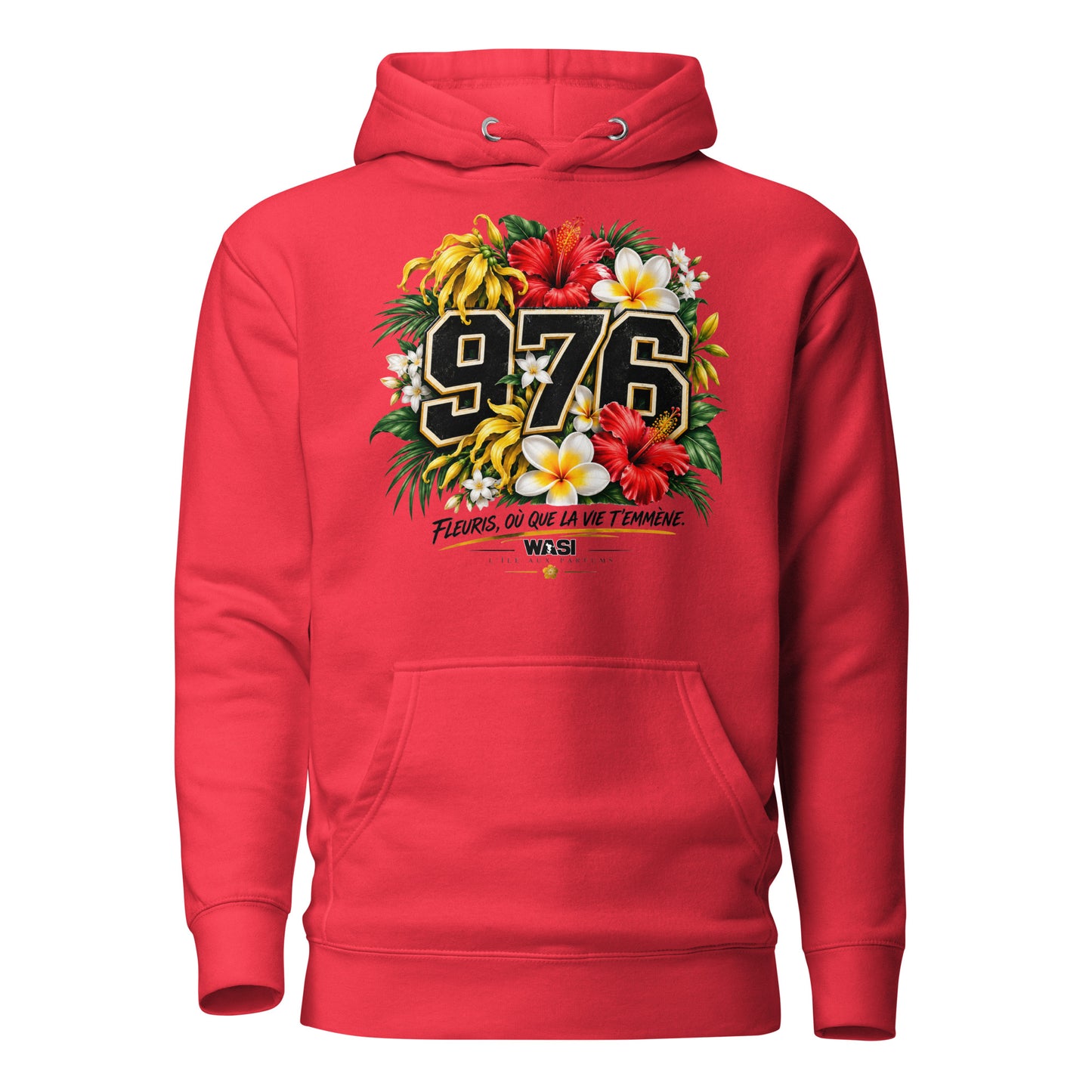 Sweat à capuche rouge WASI avec design 976 entouré de fleurs emblématiques de Mayotte (ylang-ylang, hibiscus, frangipanier et jasmin), collection Mila Yatu.