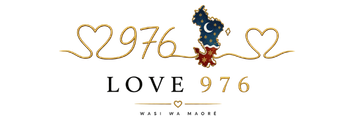 Logo transparent WASI « Love 976 » avec la carte de Mayotte et deux cœurs, utilisé pour l'identité visuelle de la collection Mila Yatu.
